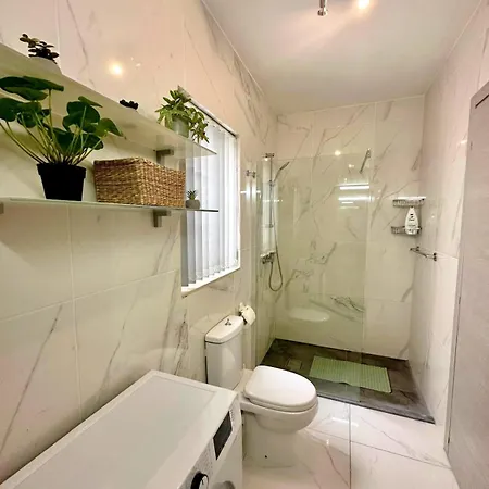 Penthouse With Two Balconies And Views Of Msida Marina And Valletta