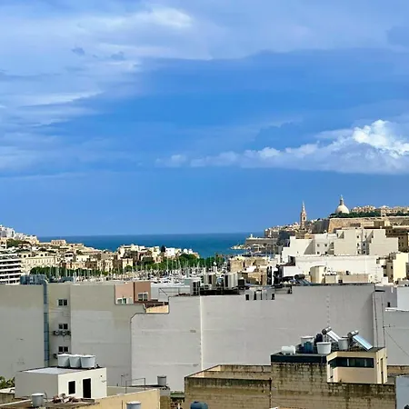 Penthouse With Two Balconies And Views Of Msida Marina And Valletta Lejlighed *