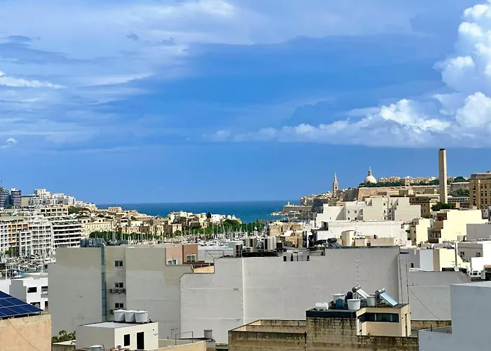 Penthouse With Views Of Msida Yacht Marina And Valletta דירה *