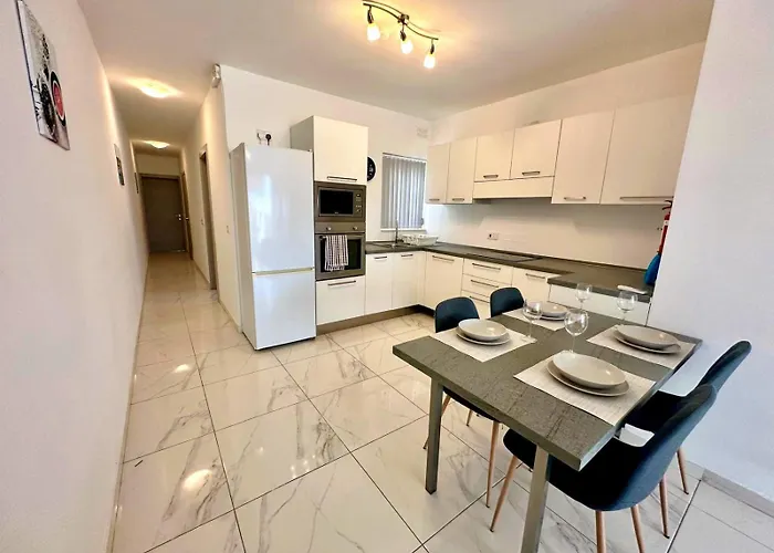 Penthouse With Views Of Msida Yacht Marina And Valletta * Santa Venera