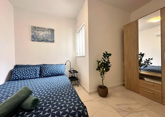 Penthouse With Views Of Msida Yacht Marina And Valletta Santa Vennera